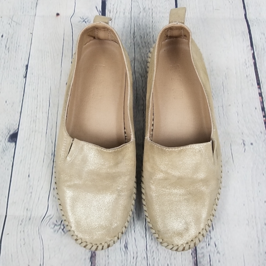 Women's Metallic Slip-On Loafers In Champagne - Lightweight Comfort
